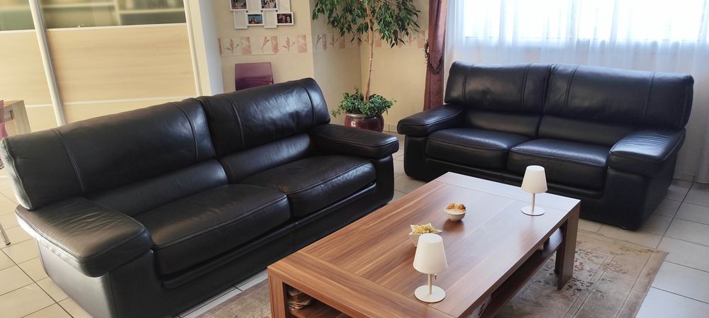 Ensemble de 2 canap&eacute;s en cuir noir surpiqu&eacute;s Meubles