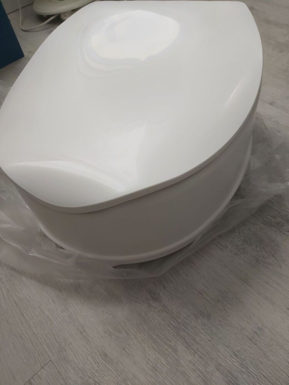 r&eacute;hausseur de WC Meubles