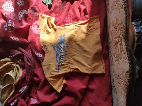 A vendre5€ shit short manche courte taille 6 ans
5 Accolay (89)
