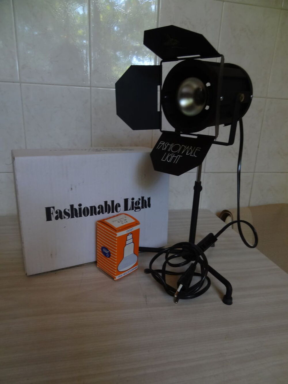 LAMPE A POSER STYLE SPOT CINEMA Décoration