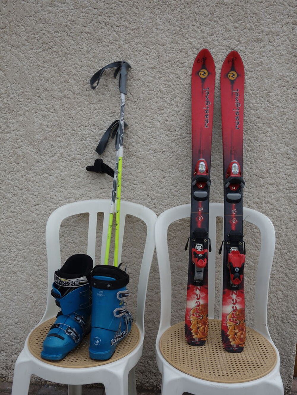 Skis enfants + chaussures sans les batons Sports