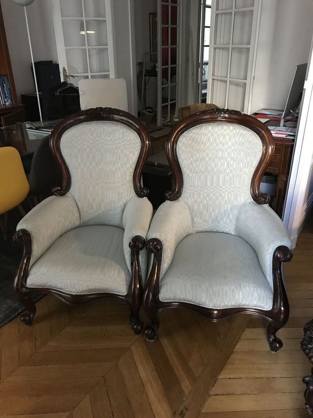 Fauteuils et canap&eacute; en acajou Meubles