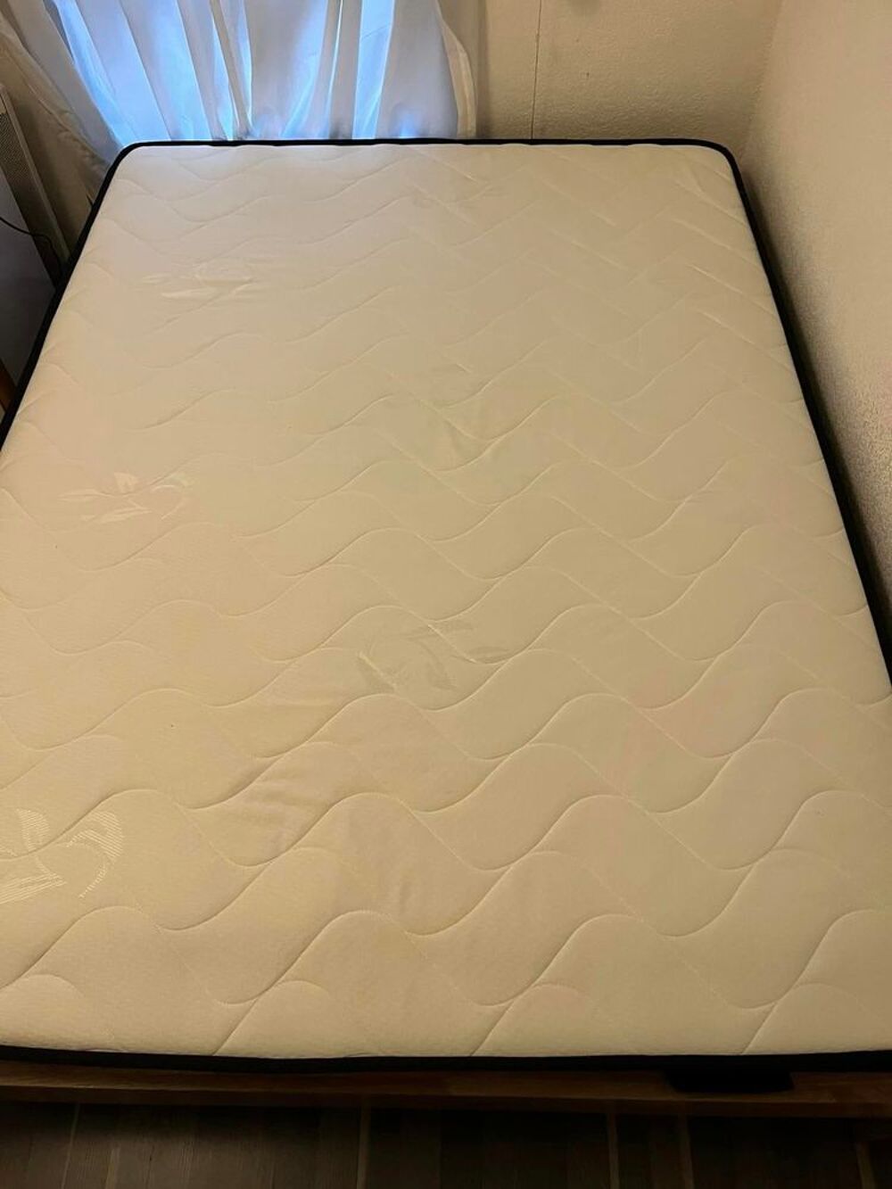 Lit (sommier + matelas) 140x190 Meubles