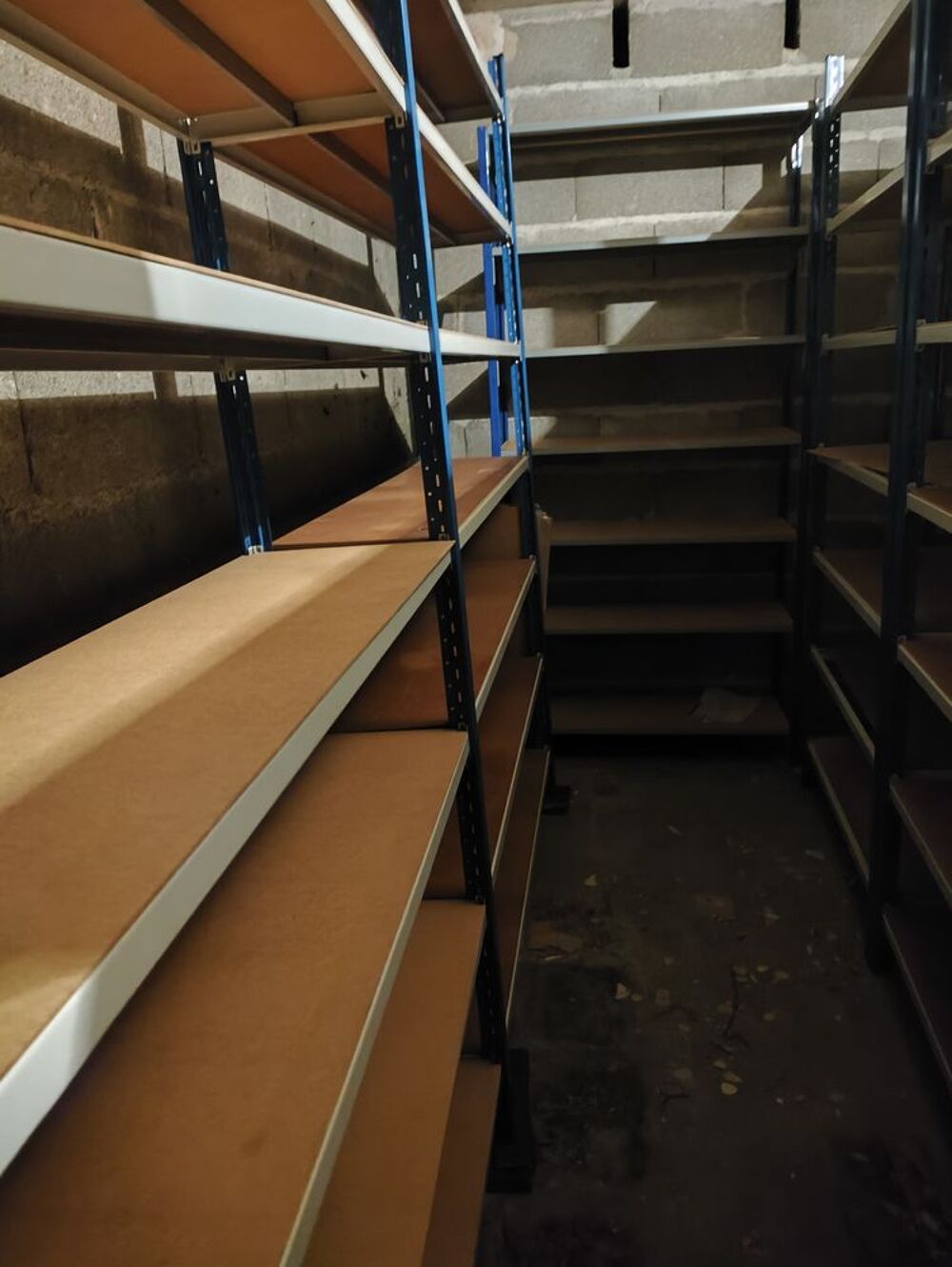 Location Parking/Garage Cave saine 15m² quartier Presbendes-Beranger Tours