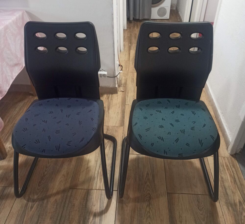 Jolie chaises solide et confortable Meubles