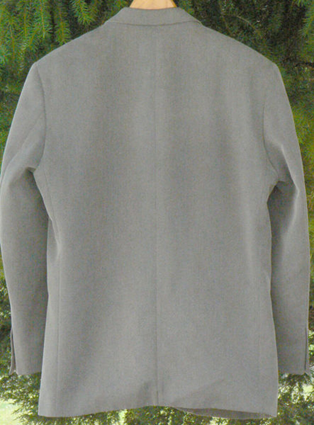 2 vestes grises en bon &eacute;tat T 46 Vêtements