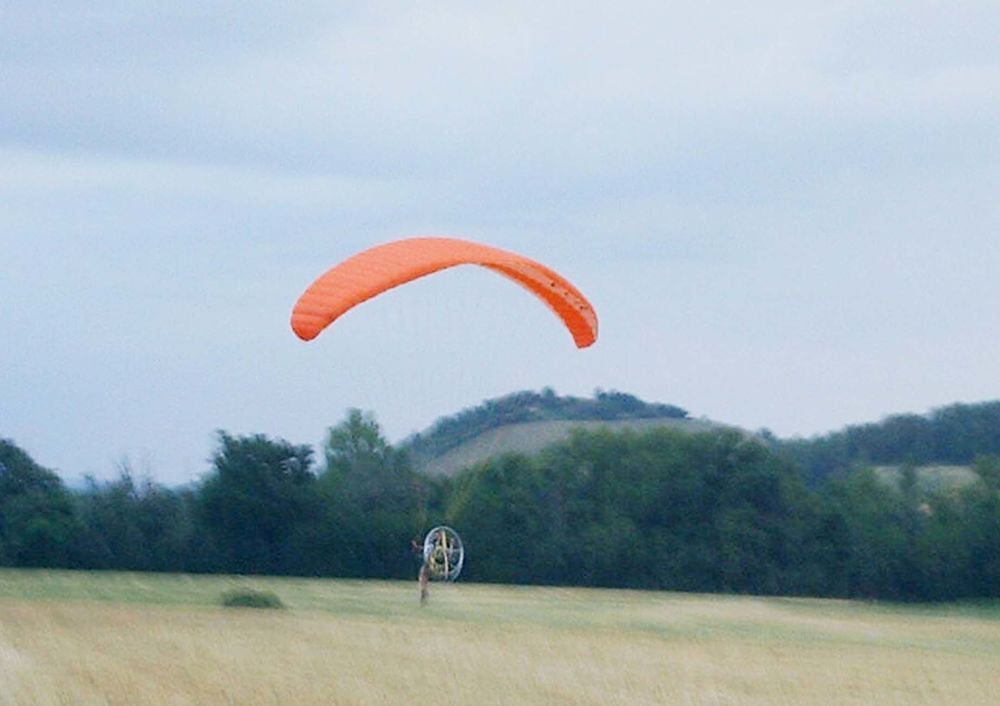 paramoteur avec tr&egrave;s grande voile pour pilote lourd Sports