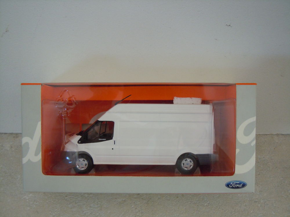Maquette fourgon Ford Transit. S&eacute;rie sp&eacute;ciale salon IAA 2016 