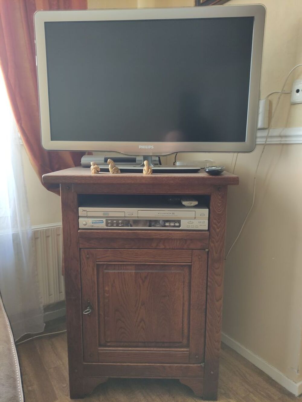 Beau meuble TV avec plateau sup&eacute;rieur extensible Meubles