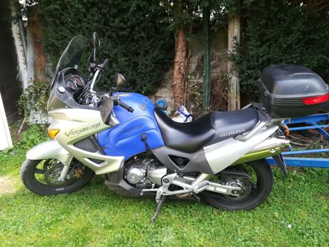 Moto HONDA 2006 occasion Mervent 85200