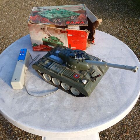 jouet ancien char filoguid� 25 Vendeuvre-du-Poitou (86)