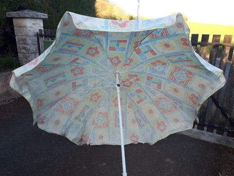 Parasol + housse 12 Montigny-Lencoup (77)
