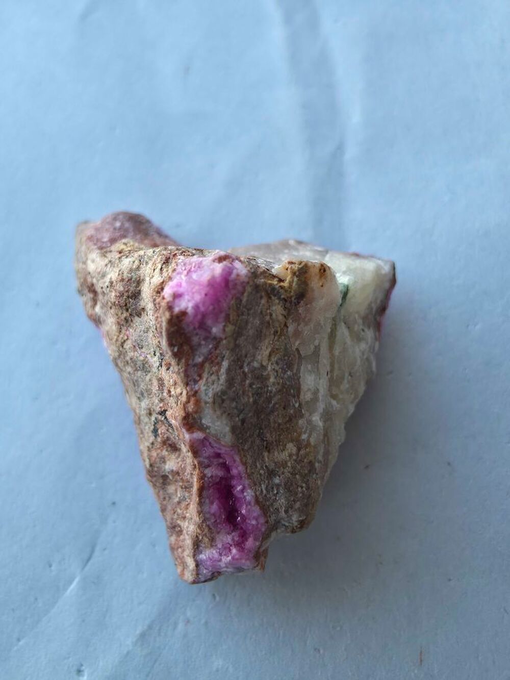 Sp&eacute;cimen Rare Calcite Cobaltif&egrave;re-Cristaux Fuchsia RDC 