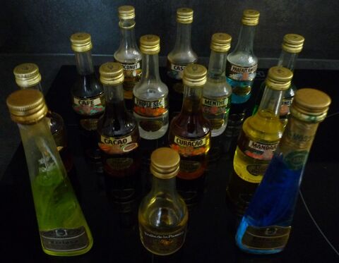 14 Mignonnettes, de bar anciennes � tr�s anciennes, 44 Dole (39)