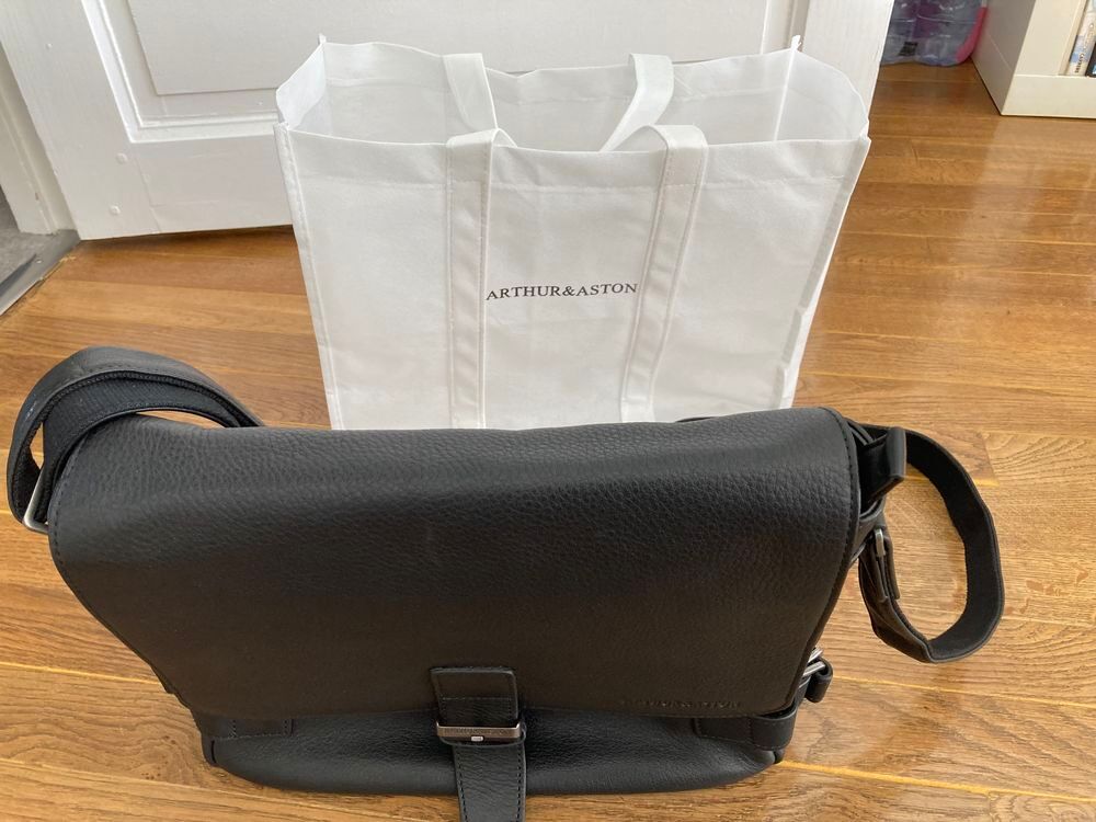 Besace cuir noir Arthur et Aston Maroquinerie