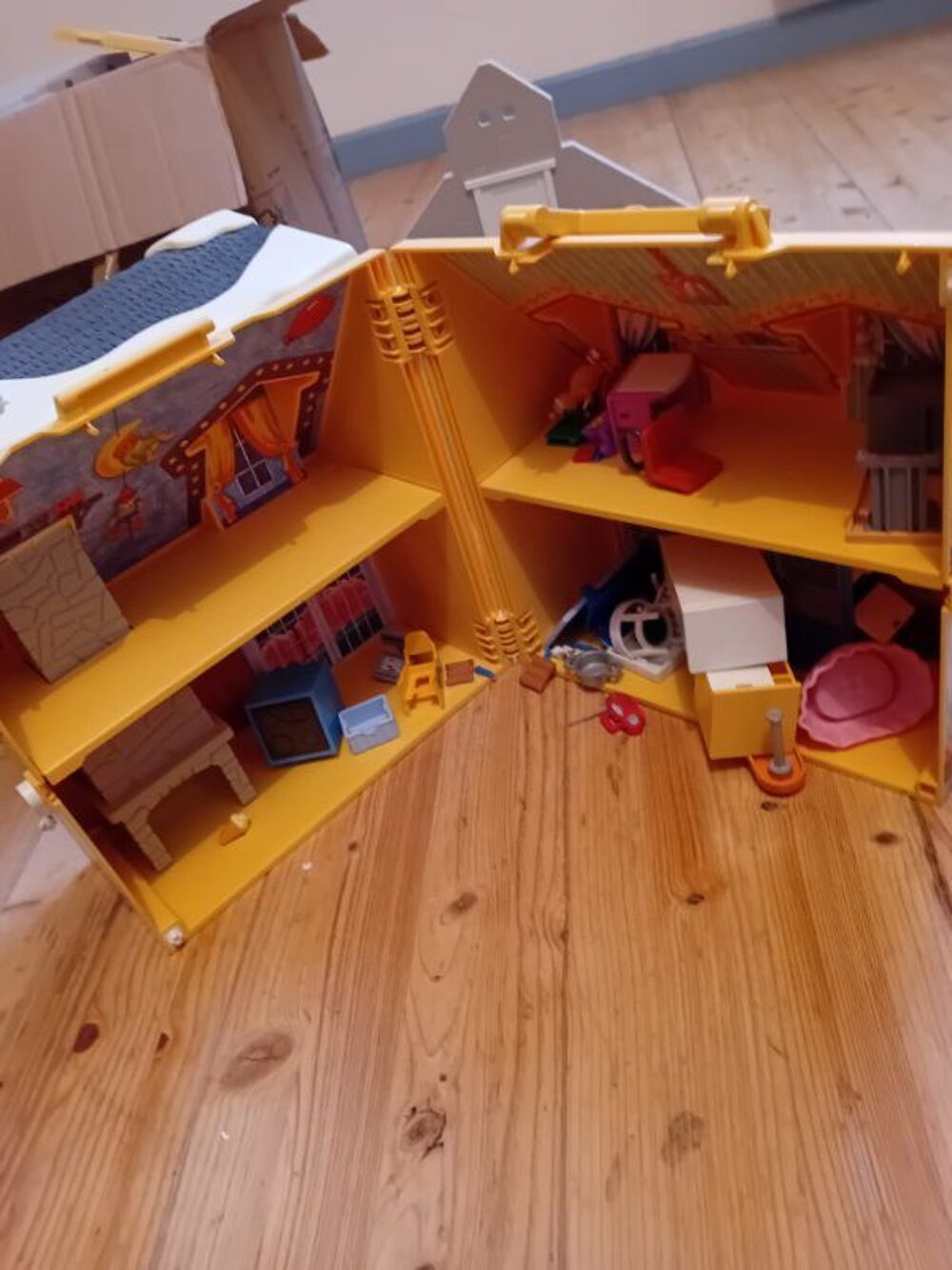 A saisir &eacute;norme lot playmobil Jeux / jouets