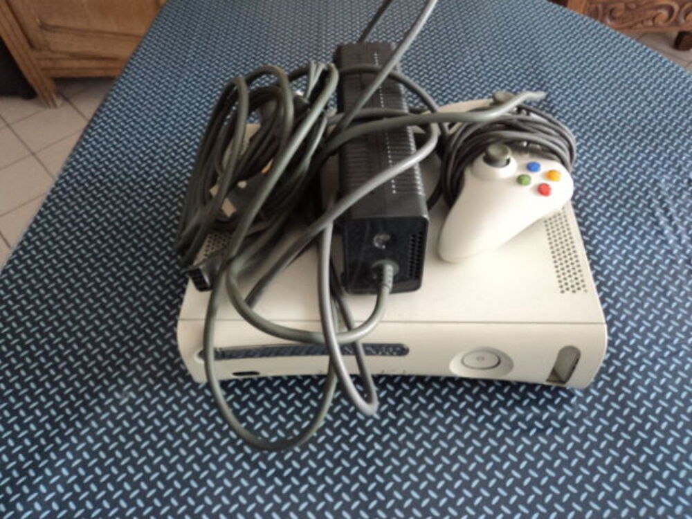 XBOX 360,tr&egrave;s bon &eacute;tat,avec ses &eacute;quipements Consoles et jeux vidéos