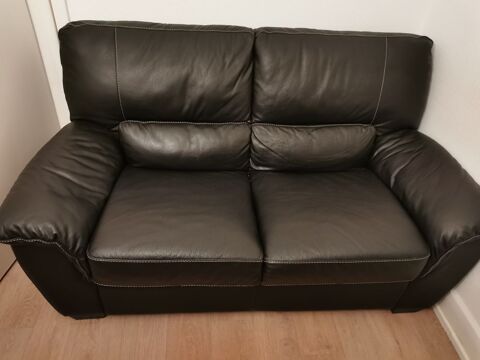 Canap cuir noir 2 places    200 Hambach (57)