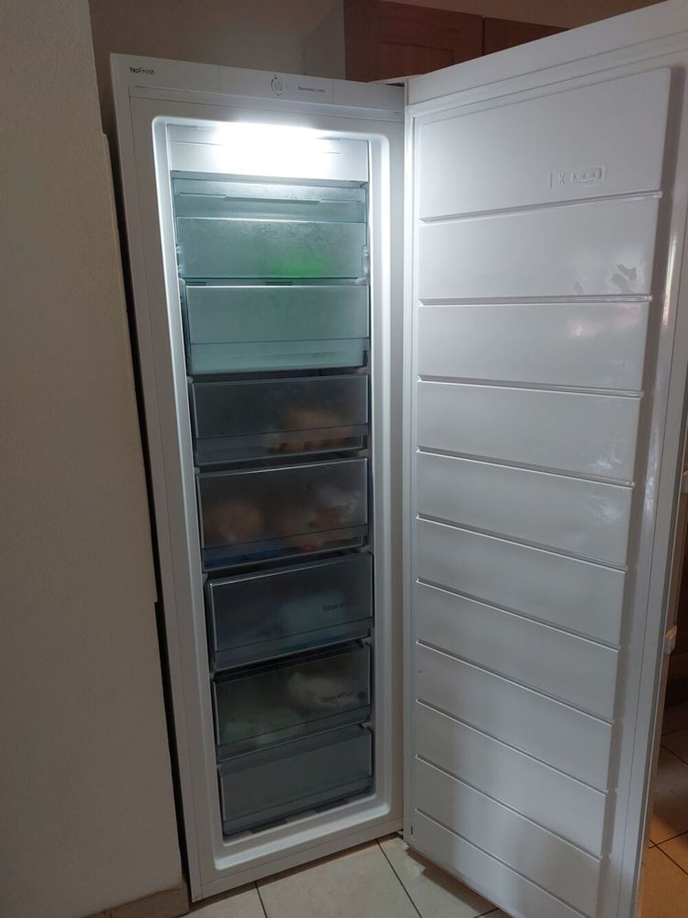 Cong&eacute;lateur armoire Electrom�nager