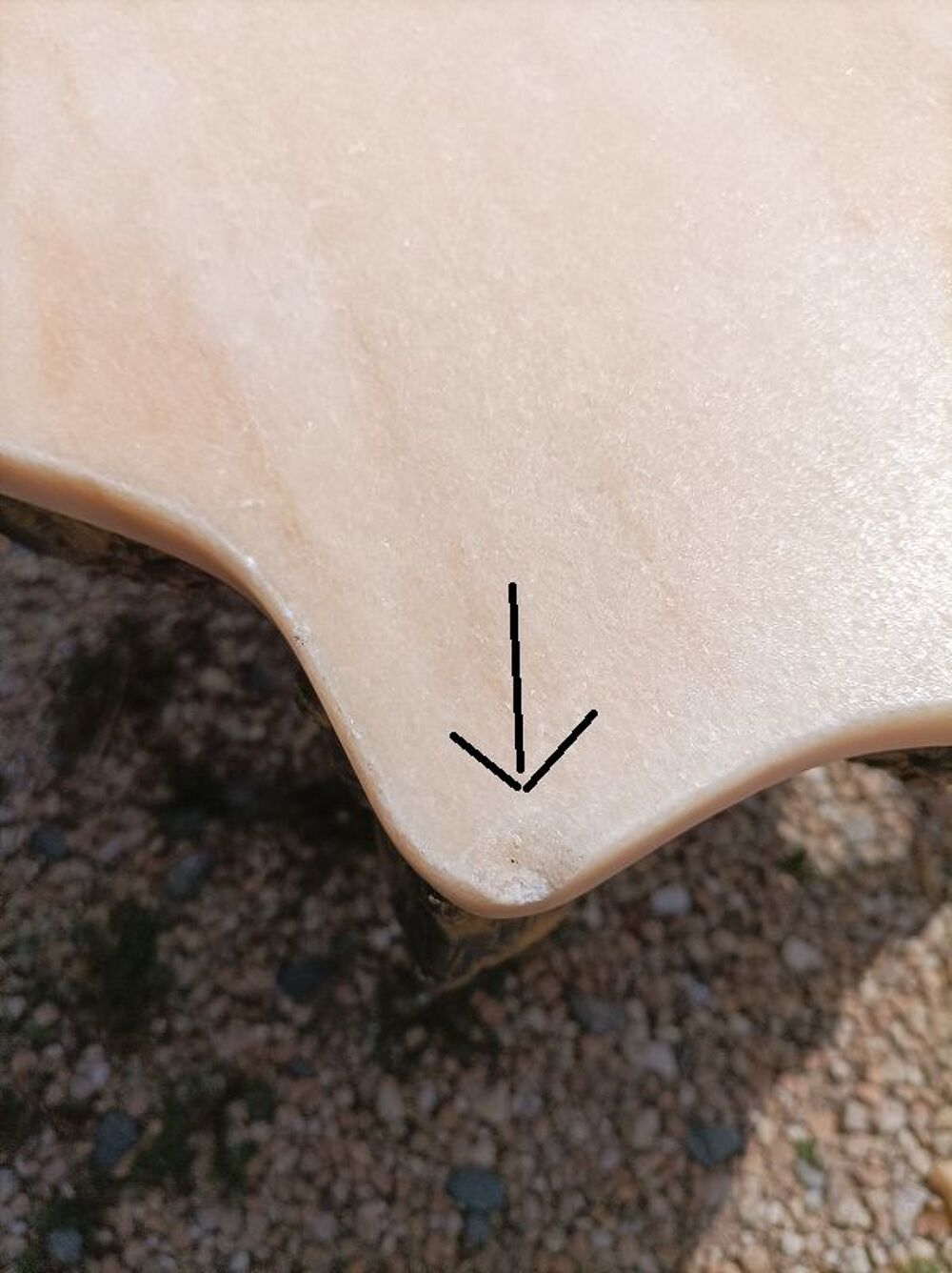 Table basse Plateau Onyx ch&acirc;ssis m&eacute;tal dor&eacute; patin&eacute; dpm 08234 Meubles