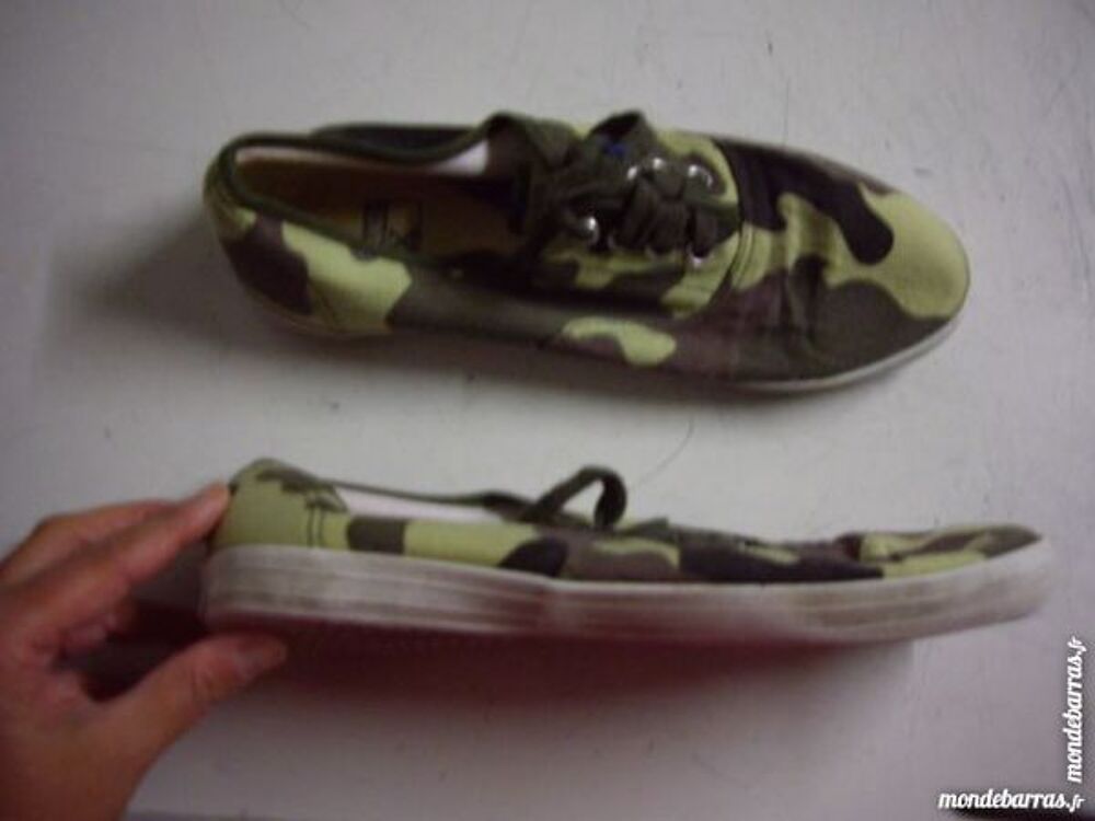 Tennis toile militaire kaki pointure 39 &agrave; 2 € Chaussures