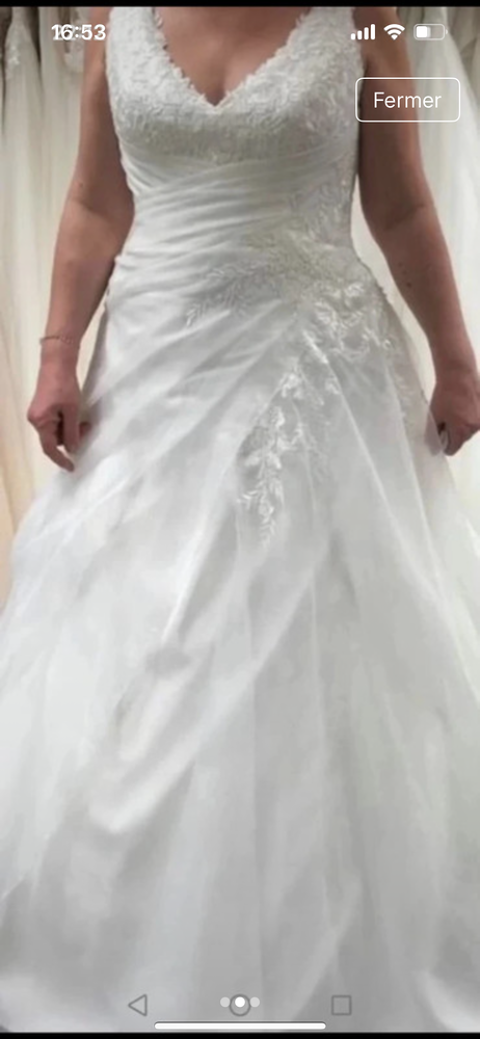 Robe de mari�e m�lusine 650 La Barre (39)