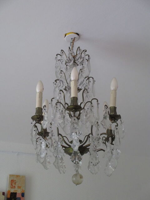 Lustre ancien suspendu avec pampilles en verre 200 Tonnay-Charente (17)