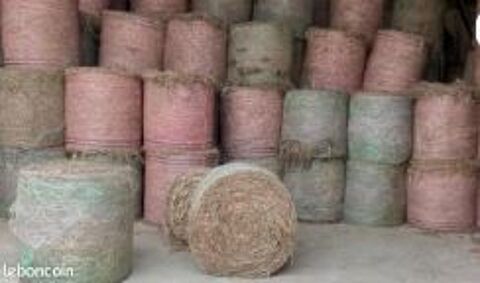 Chanvre en balles rondes (120x120) 35 La Brillanne (04)