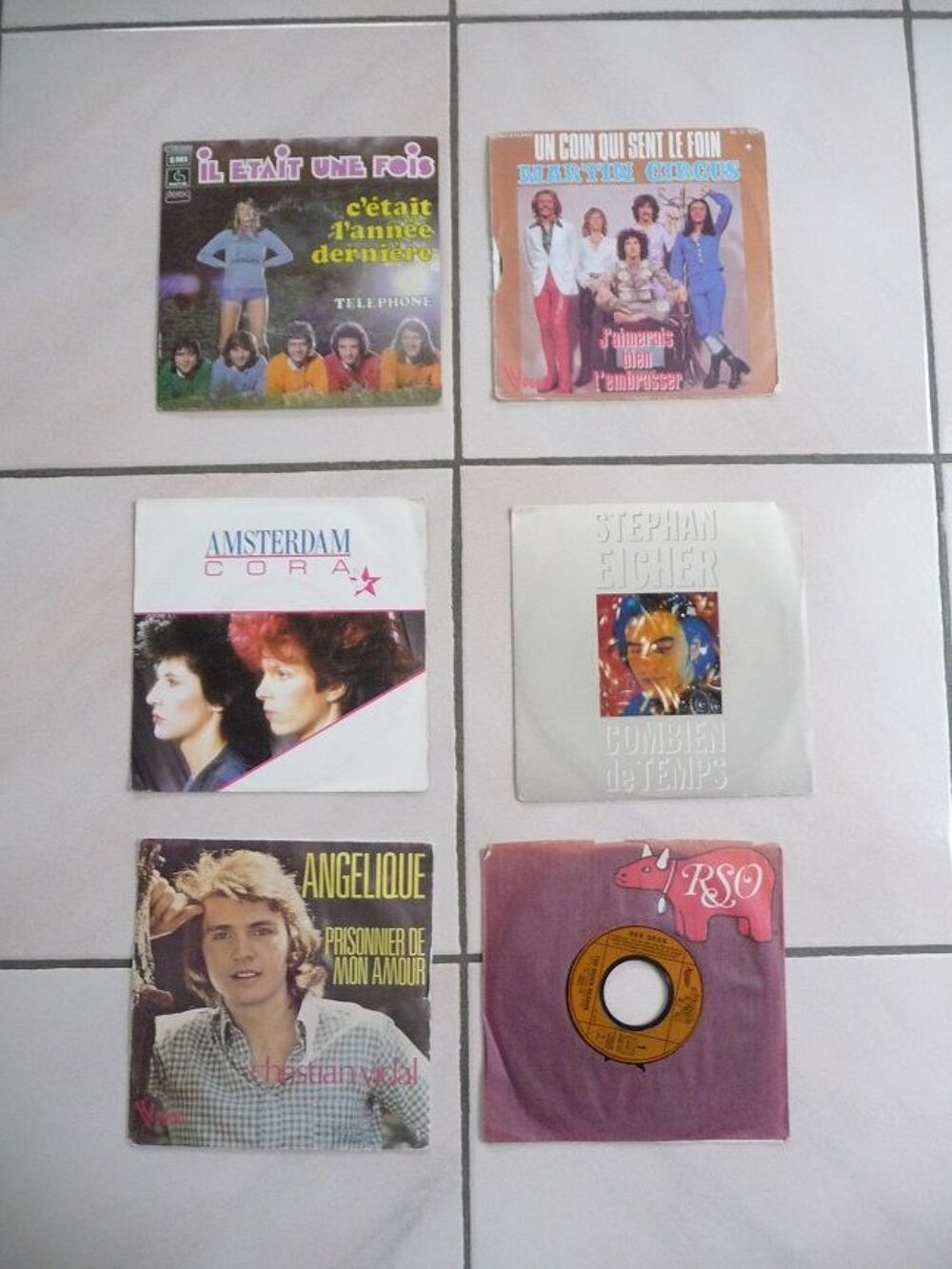 13 disques vinyls 45 T CD et vinyles