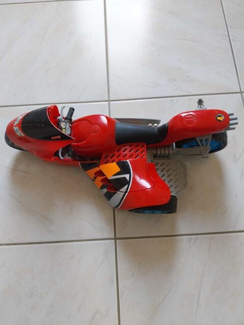 Moto ancienne Action-Man. 8 Montceau-les-Mines (71)