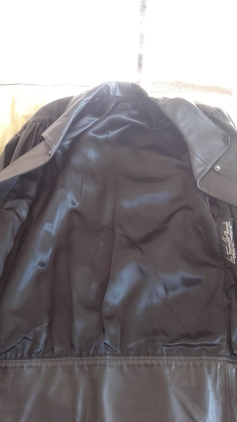 Veste en Cuir
Yessica &middot; Taille 38 - M &middot; Tr&egrave;s bon &eacute;tat Vêtements