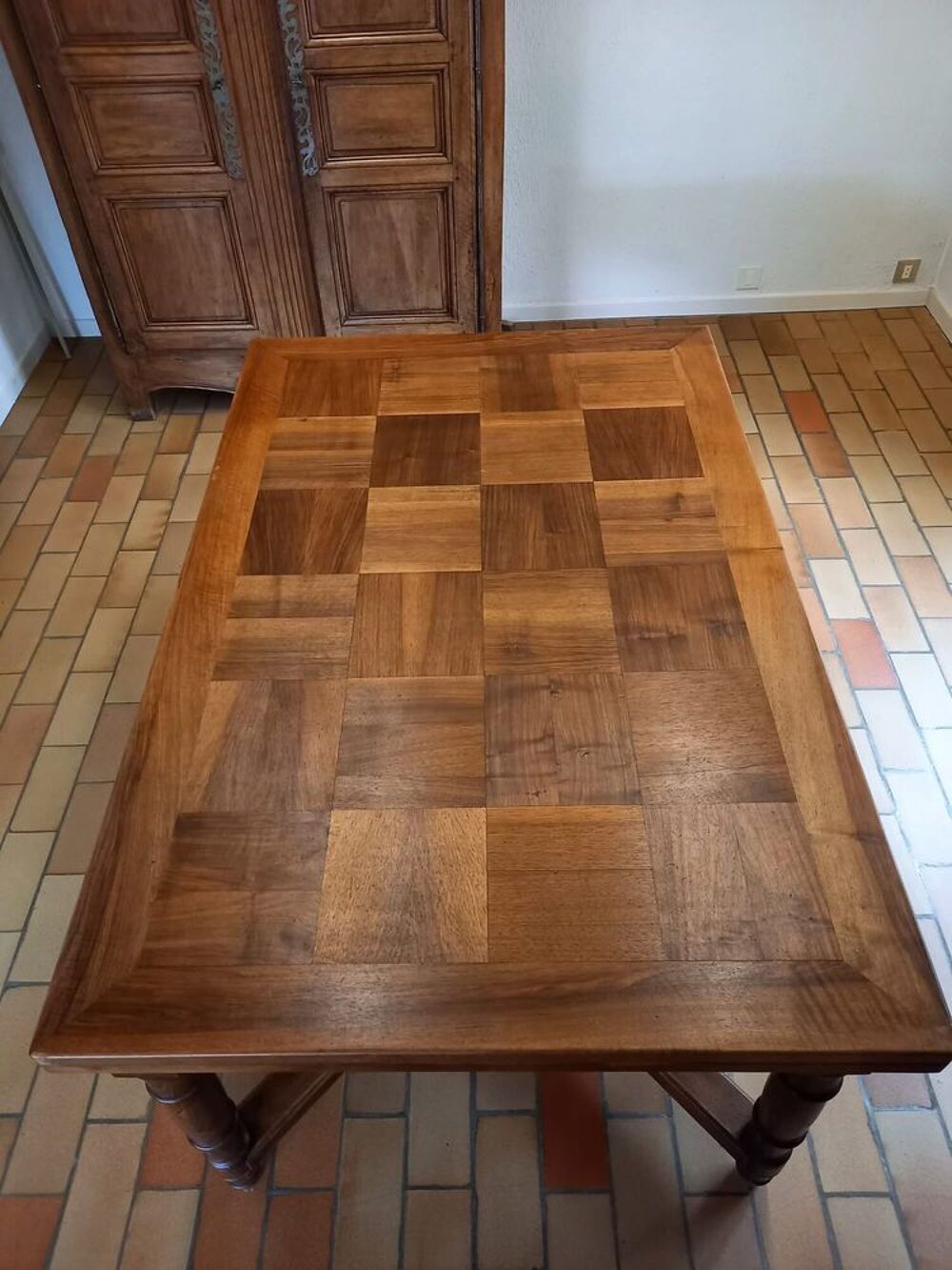 Belle table repas plateau marqueterie Meubles