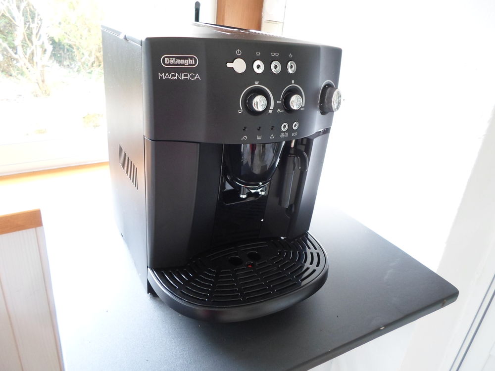 Cafeti&egrave;re DELONGHI expresso Electroménager