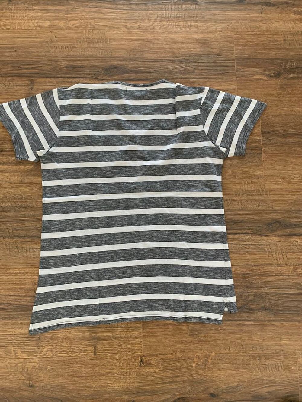 Tee Shirt homme " Pull &amp; bear " Vêtements