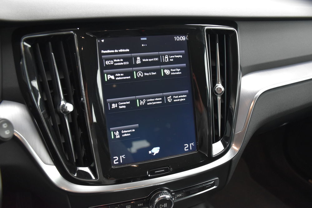 V60 D3 AdBlue 150 ch Geartronic 8 Momentum 2019 occasion 56300 Pontivy