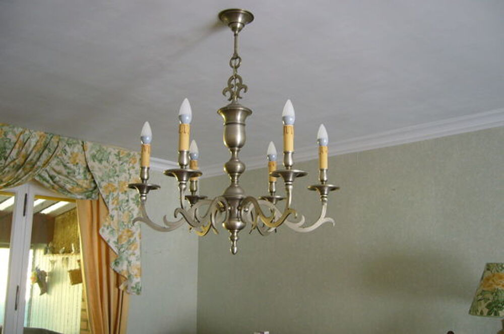 Lustre 6 branches avec les 2 appliques assorties. Dcoration