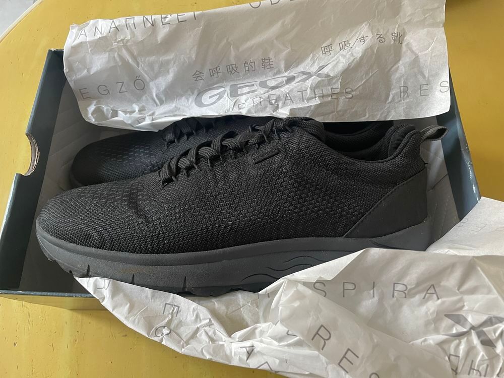 1 paire de Baskets GEOX T42 SPHERICA Noires NEUVES Chaussures