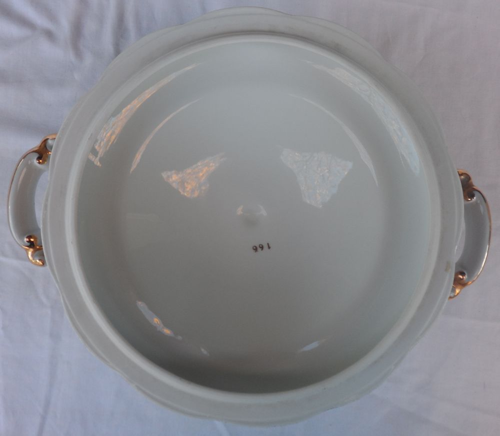 1 soupi&egrave;re en v&eacute;ritable porcelaine s&eacute;lection France neuve Cuisine