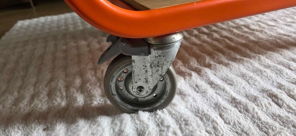 table basse sur roulettes Meubles