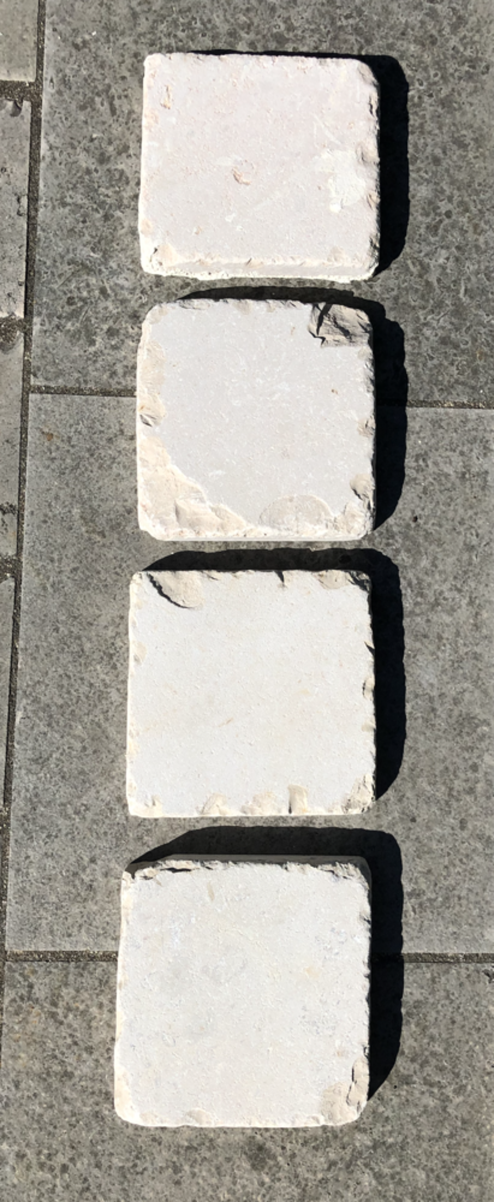 4 pav&eacute;s pierre de Comblanchien neufs Bricolage