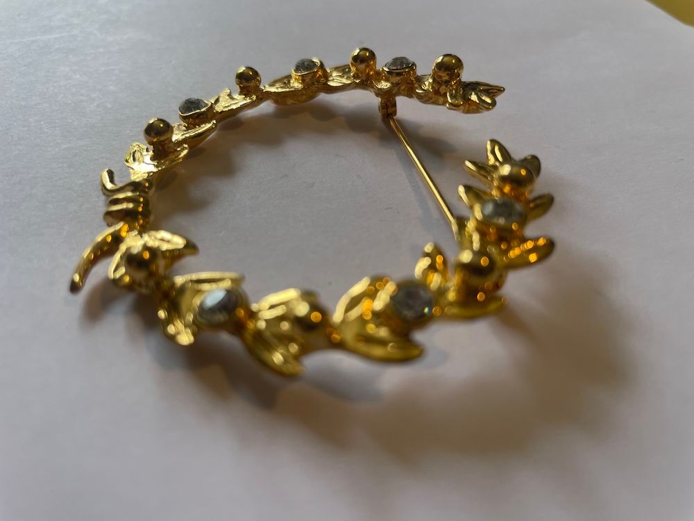 Broche lauriers dor&eacute;e strass crystal Ines de la Fressange Bijoux et montres