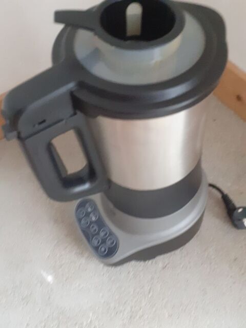 Robot cuiseur en excellent etat, 40 Saint-Gelais (79)