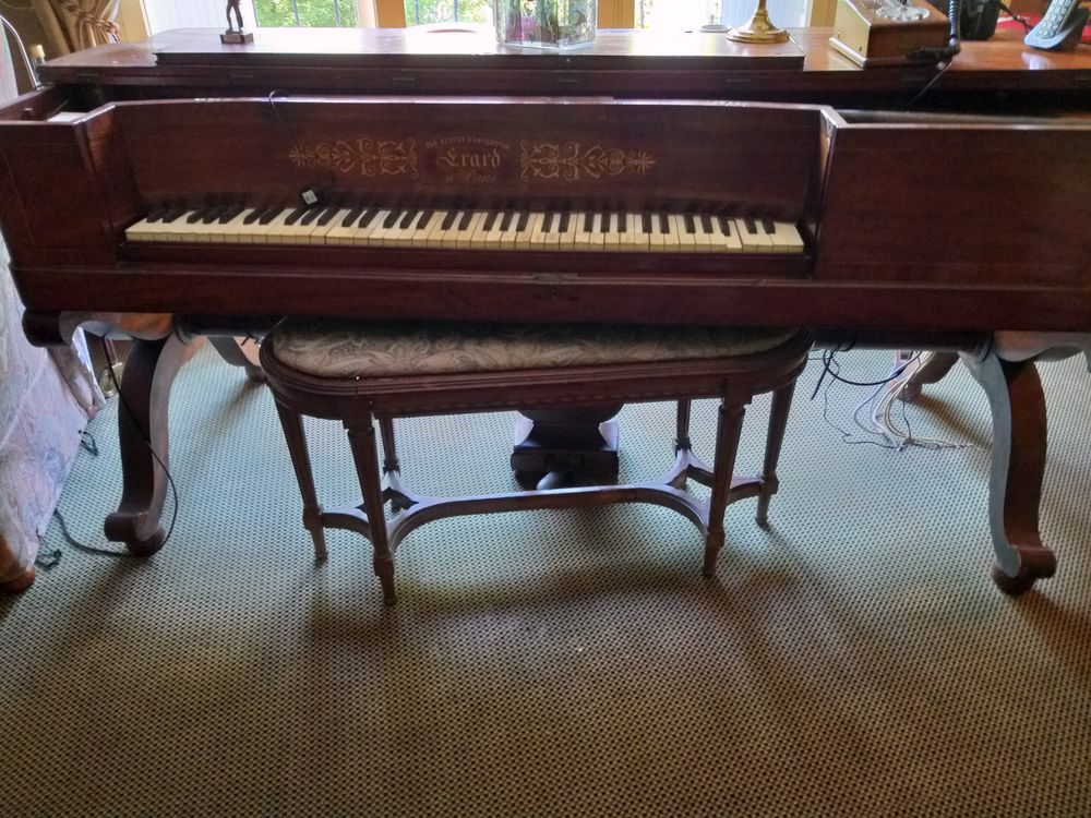 Piano ancien Evrard Meubles