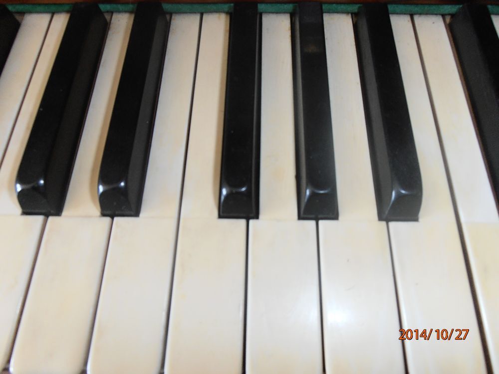 piano ancien Instruments de musique