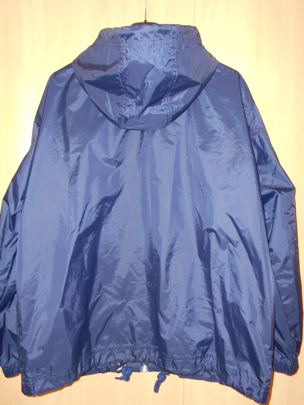coupe vent neuf taille s Vêtements