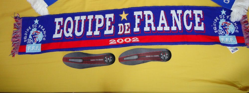 SEMELLE . ECHARPE . CASQUETTE.... MAILLOT ... Sports