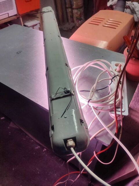 2 X 58 w T.Fluo Sylvania 150 cm 60 B�ziers (34)