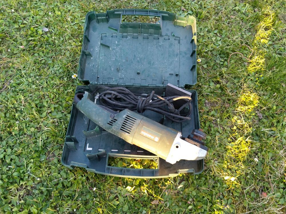 Meuleuse d'angle Metabo
Bricolage