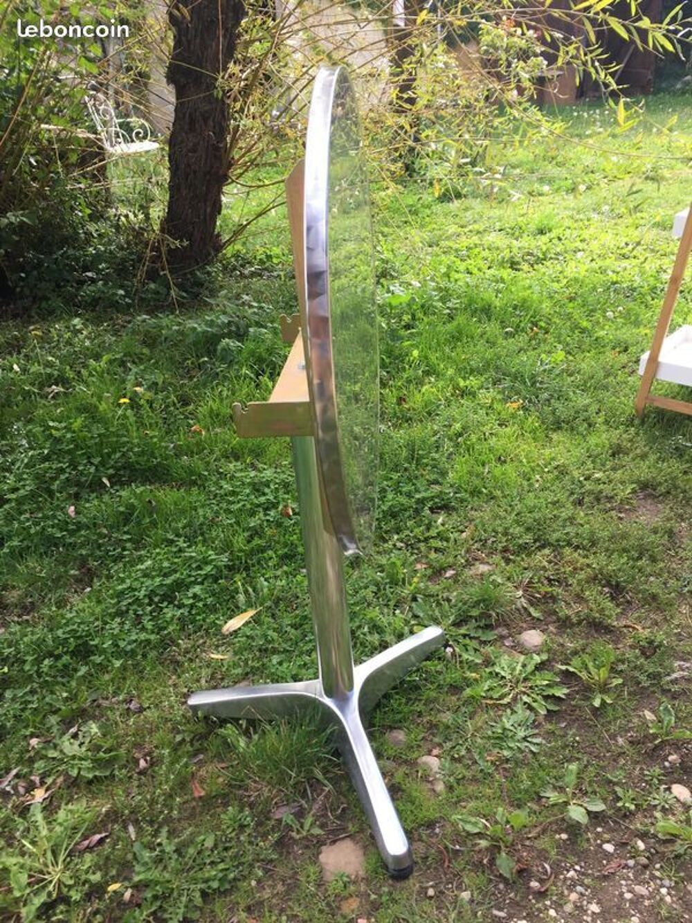 Table de bistrot tripode en aluminium Meubles
