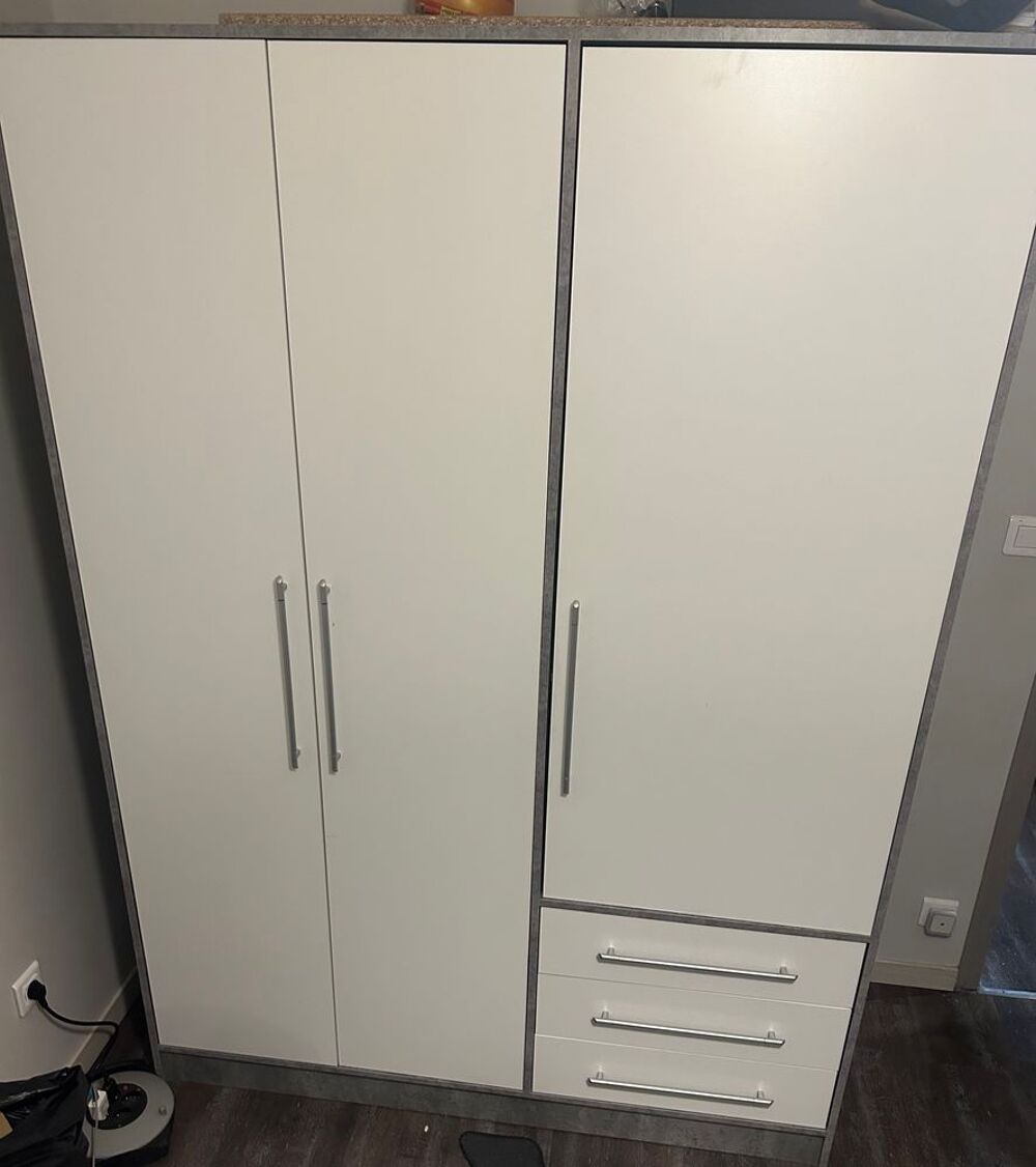 Grande Armoire 
B 145 cm / H 200 cm / T 60 cm Meubles